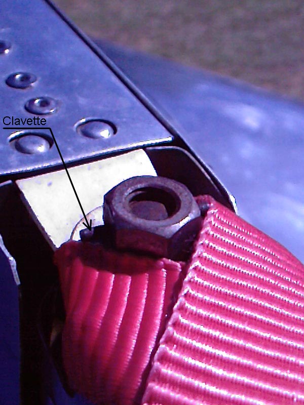 boulon clavet&eacute;